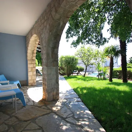 Aurelia Apartment