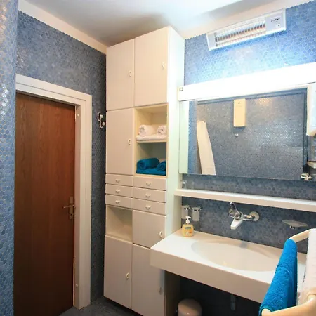 Aurelia Apartment